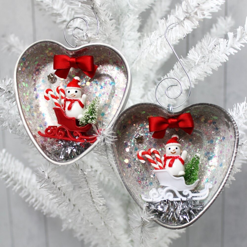Vintage Retro Style Snowman Christmas Ornaments: Retro Jello Mold Tin Heart Pair